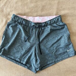 GREY NIKE RUNNING SHORTS